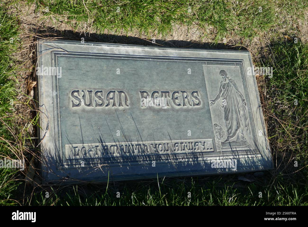 Glendale, Kalifornien, USA 13. Januar 2025 Schauspielerin Susan Peters Grave in Whispering Pines im Forest Lawn Memorial Park am 13. Januar 2025 in Glendale, Kalifornien, USA. Foto: Barry King/Alamy Stock Photo Stockfoto