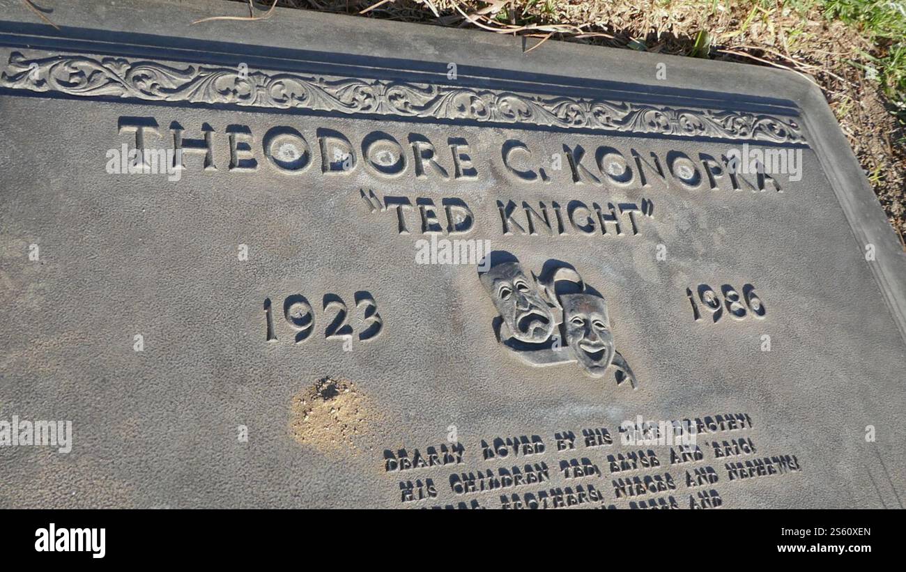 13. Januar 2025 Schauspieler Ted Knight Grave in Garden of Ascension im