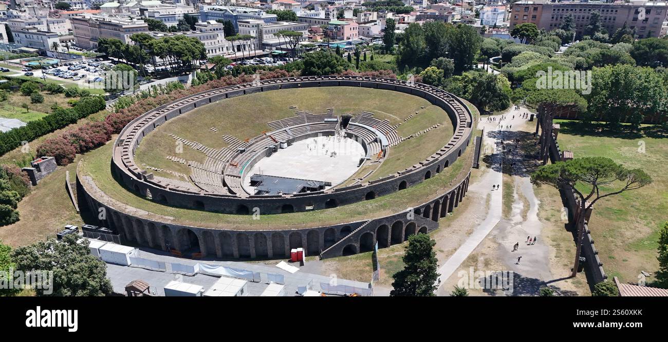 Luftaufnahme des Amphitheaters von Pompeji, historisches Weltkulturerbe von Pompeji Italien Stockfoto