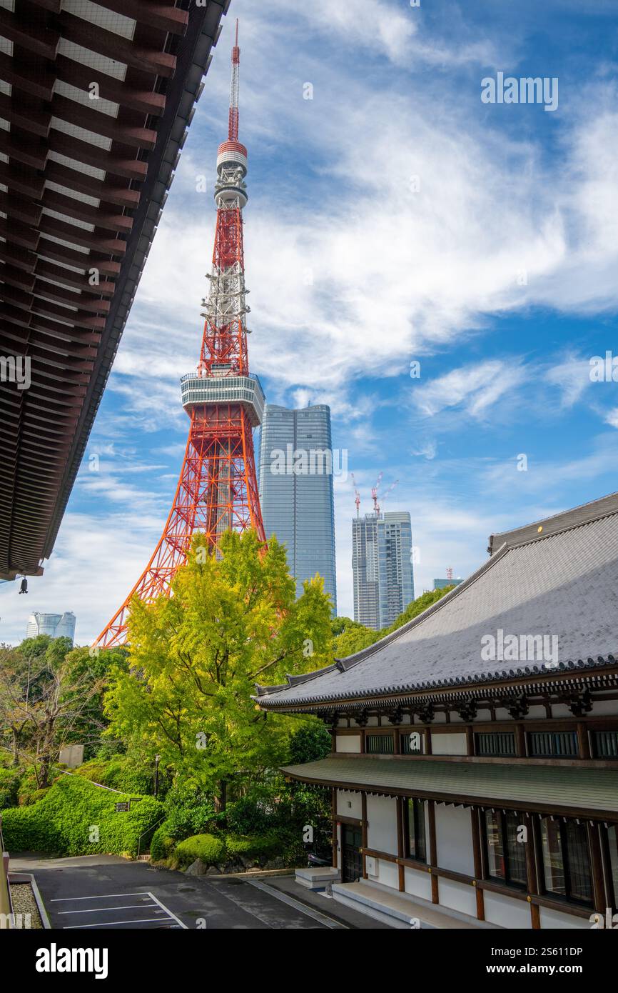 Tokyo Tower und Zojoji Temple, Tokio, Japan Stockfoto