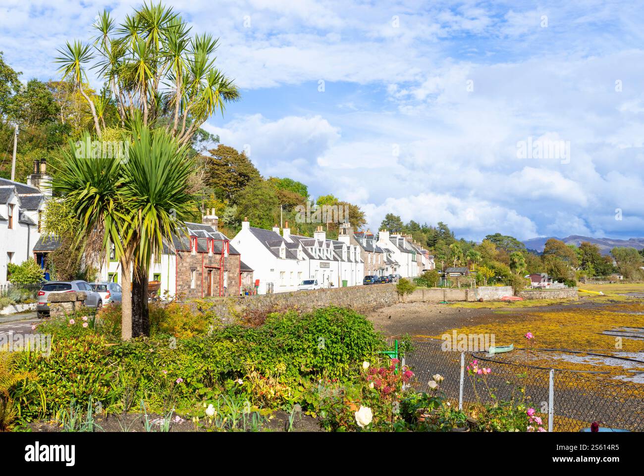 Plockton Village Houses und Lochside in Lochalsh Area von Ross and Cromarty Wester Ross Scottish Highlands Schottland Großbritannien GB Europa Stockfoto