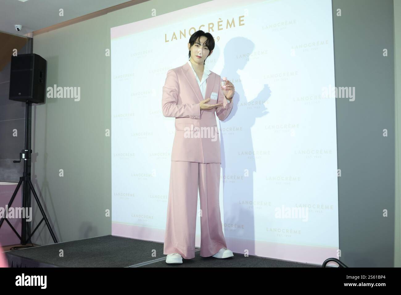 Taipeh. Januar 2025. Der taiwanesische Schauspieler KURT nimmt am 15. Januar 2025 an der Markteinführung der Hautpflegemarke in Taipeh Teil. (Foto: Costfoto/NurPhoto) Credit: NurPhoto SRL/Alamy Live News Stockfoto