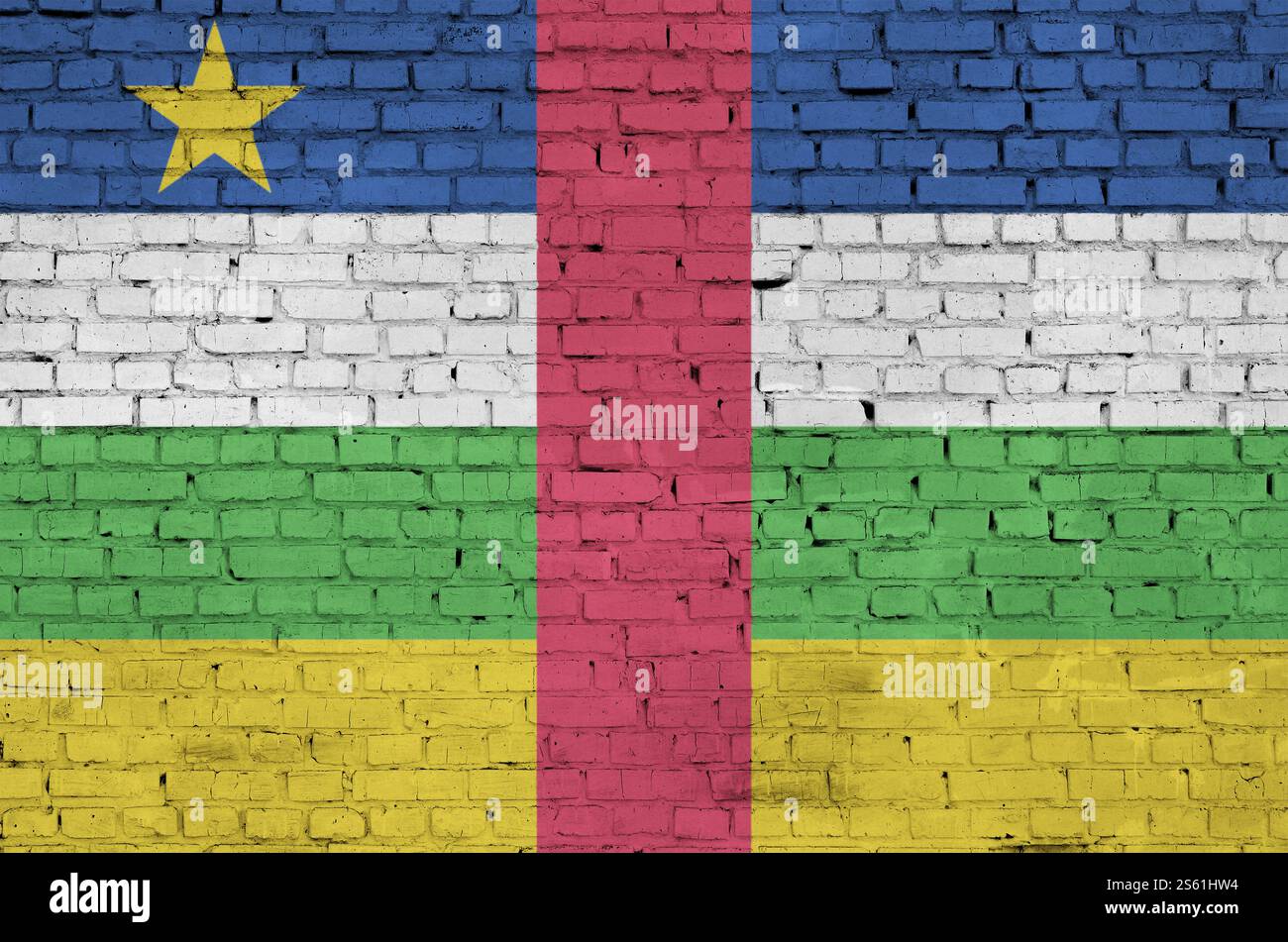 Zentralafrikanische Republik Fahne ist auf einer alten Mauer gemalt Stockfoto