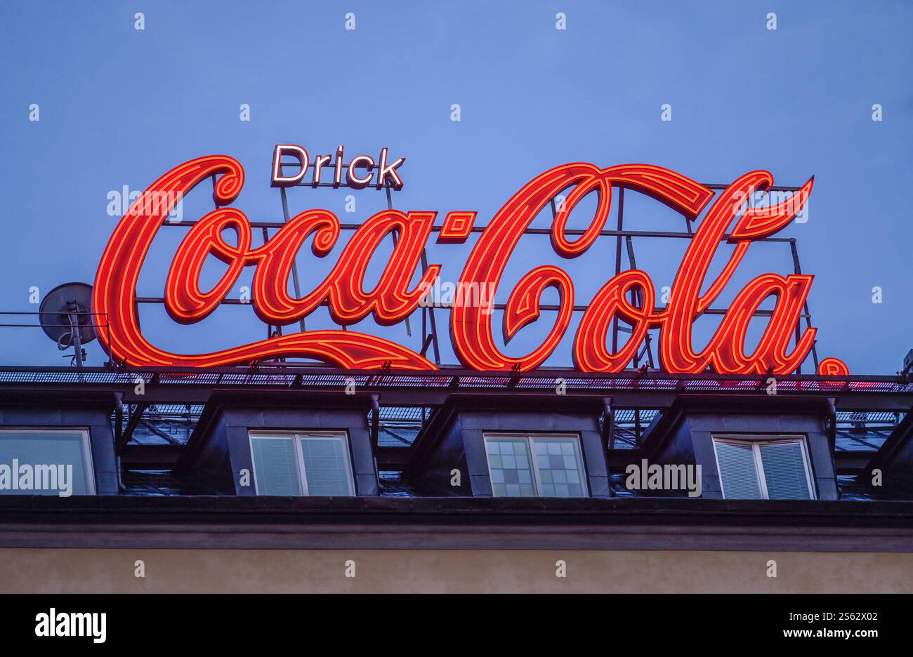 Werbung Coca Cola, Dach eines Hauses, Stockholm, Schweden *** Coca Cola Werbung, Dach eines Hauses, Stockholm, Schweden Stockfoto