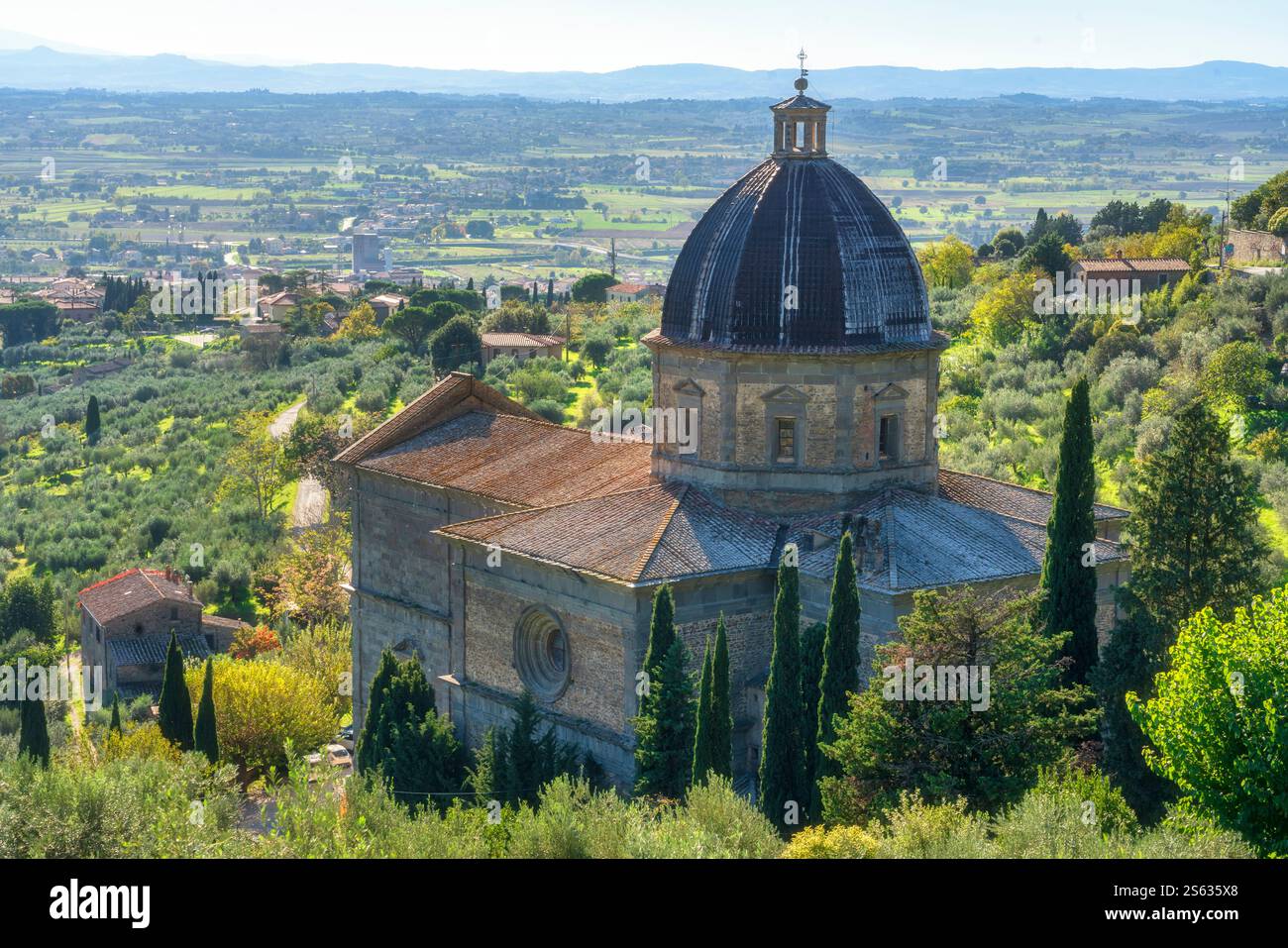 Kirche Santa Maria delle Grazie al Calcinaio in Cortona. Panoramablick auf Val di Chiana. Provinz Arezzo, Toskana, Italien, Europa Stockfoto