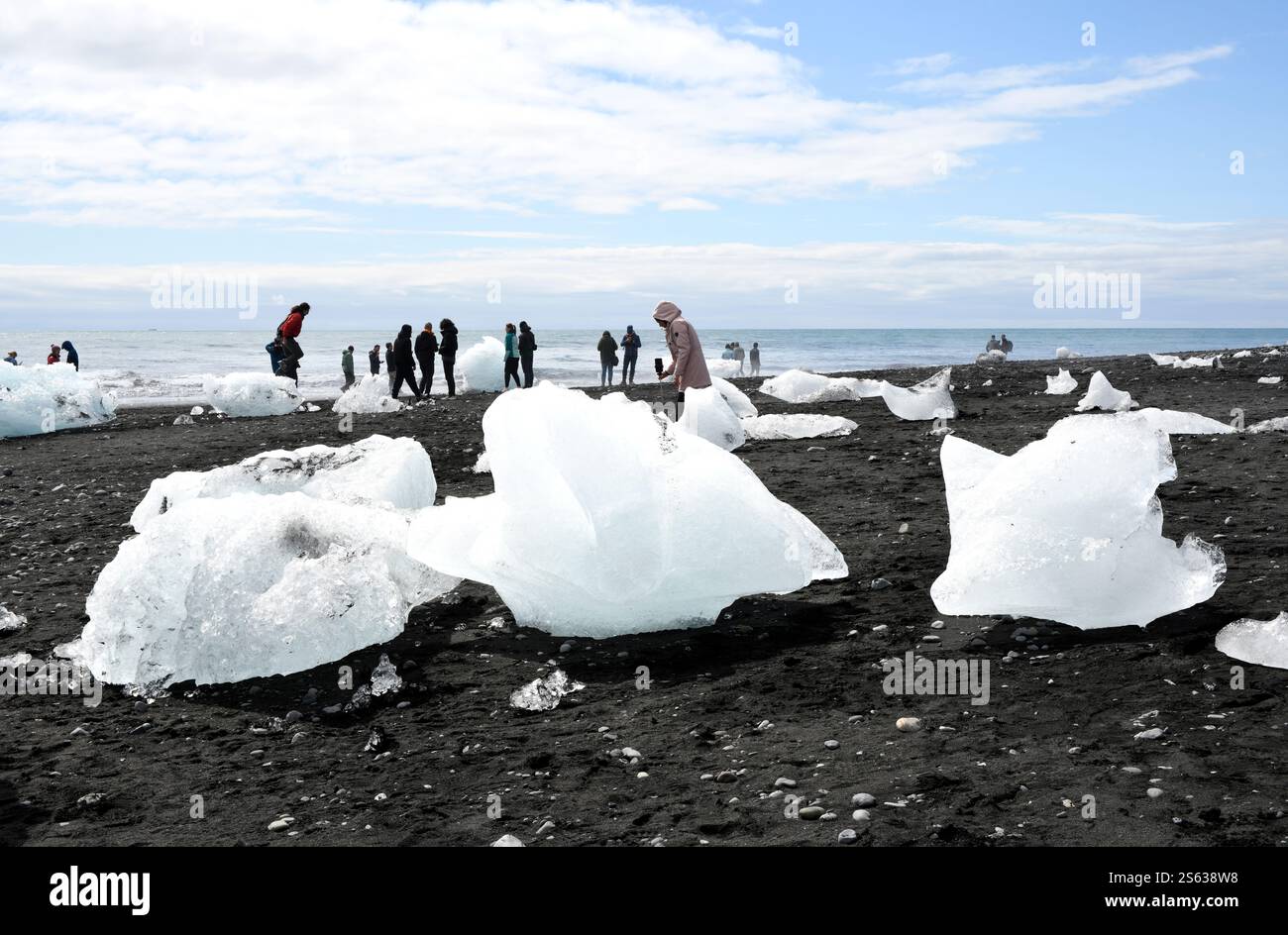 Jokulsarlon Lake, Diamond Beach mit Eisbergen. Vatnajokull-Nationalpark, Sudurland, Island. Stockfoto