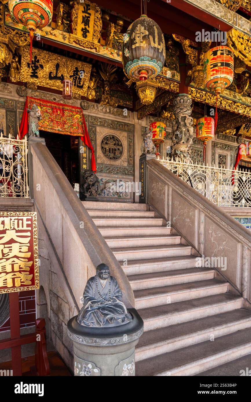 Eintritt zum chinesischen Clan House Leong San Tong Khoo Kongsi, Georgetown, Penang, Malaysia Stockfoto
