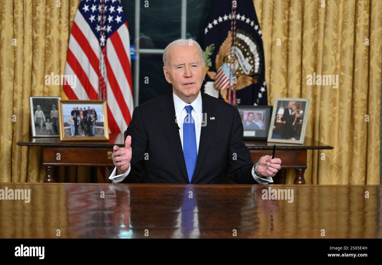 Washington, Usa. Januar 2025. US-Präsident Joe Biden hält am Mittwoch, den 15. Januar 2025, seine Abschiedsrede vor der Nation vom Oval Office des Weißen Hauses in Washington, DC. Pool Foto von Mandel Ngan/UPI Credit: UPI/Alamy Live News Stockfoto
