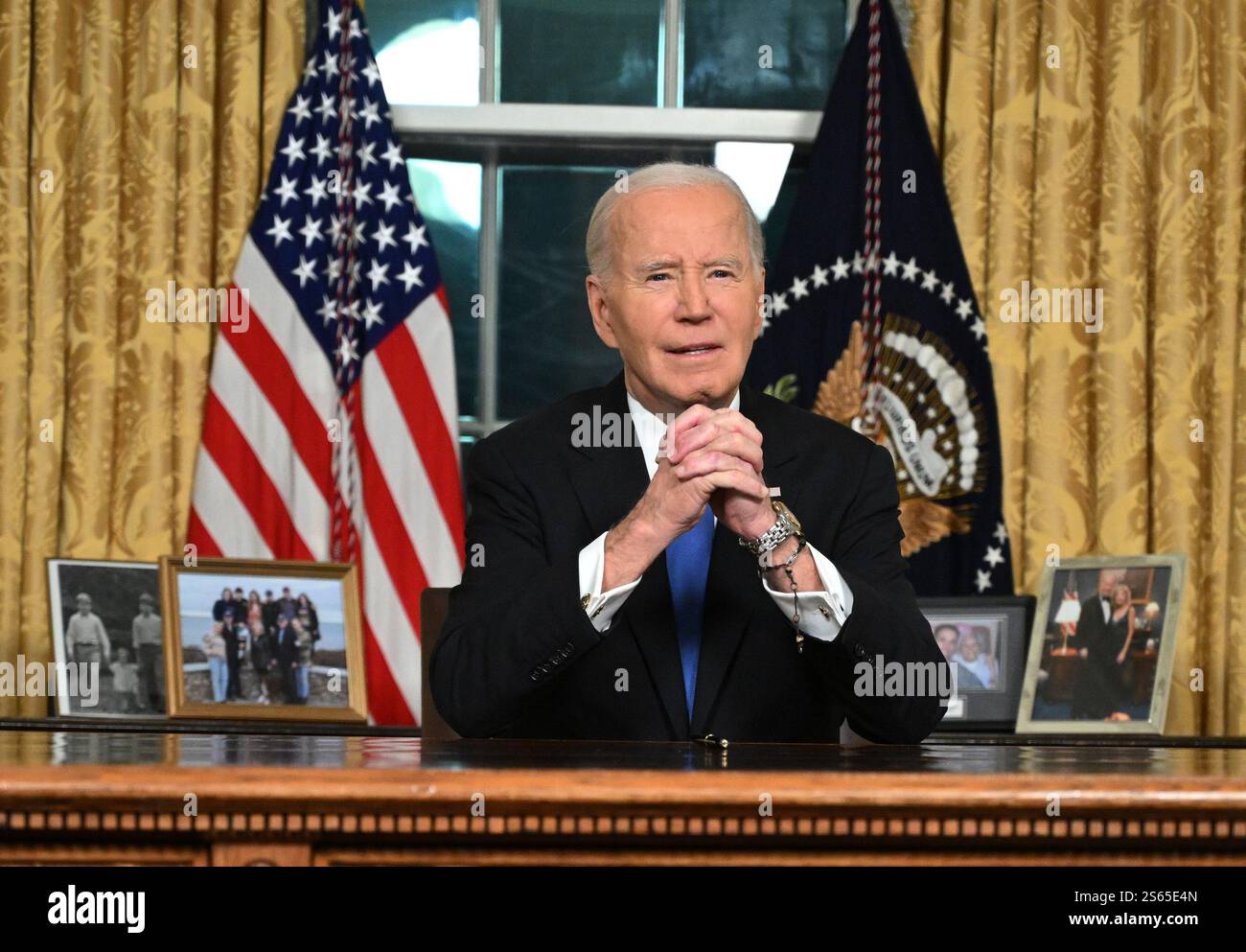 Washington, Usa. Januar 2025. US-Präsident Joe Biden hält am Mittwoch, den 15. Januar 2025, seine Abschiedsrede vor der Nation vom Oval Office des Weißen Hauses in Washington, DC. Pool Foto von Mandel Ngan/UPI Credit: UPI/Alamy Live News Stockfoto