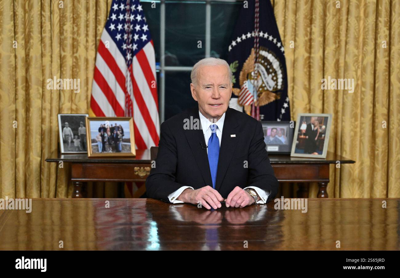 Washington, DC, 15. Januar 2025. US-Präsident Joe Biden hält am 15. Januar 2025 seine Abschiedsrede vor der Nation vom Oval Office des Weißen Hauses in Washington, DC. (Foto: Mandel NGAN/POOL/AFP) Credit: dpa/Alamy Live News Stockfoto