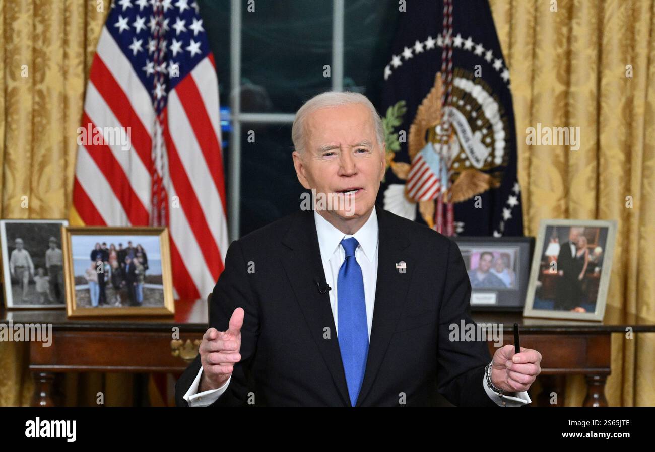 Washington, DC, 15. Januar 2025. US-Präsident Joe Biden hält am 15. Januar 2025 seine Abschiedsrede an die Nation vom Oval Office des Weißen Hauses in Washington, DC. Guthaben: Mandel Ngan/Pool über CNP/dpa/Alamy Live News Stockfoto