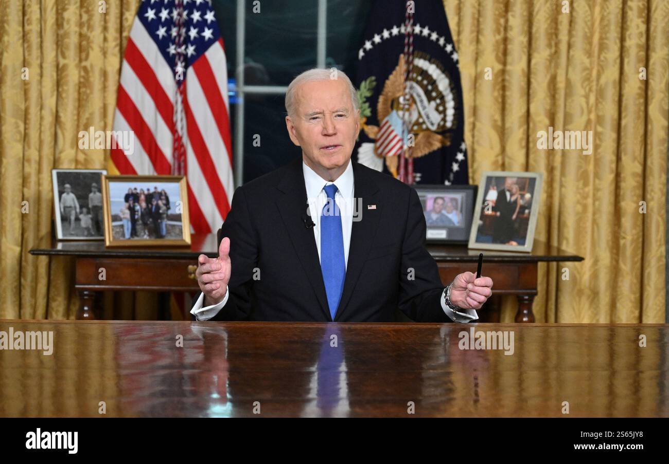 Washington, DC, 15. Januar 2025. US-Präsident Joe Biden hält am 15. Januar 2025 seine Abschiedsrede an die Nation vom Oval Office des Weißen Hauses in Washington, DC. Guthaben: Mandel Ngan/Pool über CNP/dpa/Alamy Live News Stockfoto