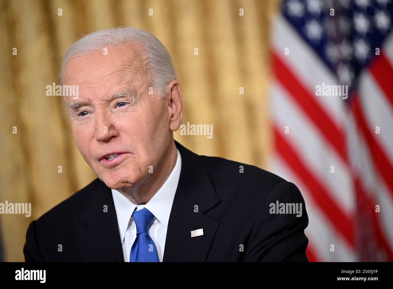 Washington, DC, 15. Januar 2025. US-Präsident Joe Biden hält am 15. Januar 2025 seine Abschiedsrede an die Nation vom Oval Office des Weißen Hauses in Washington, DC. Guthaben: Mandel Ngan/Pool über CNP/dpa/Alamy Live News Stockfoto