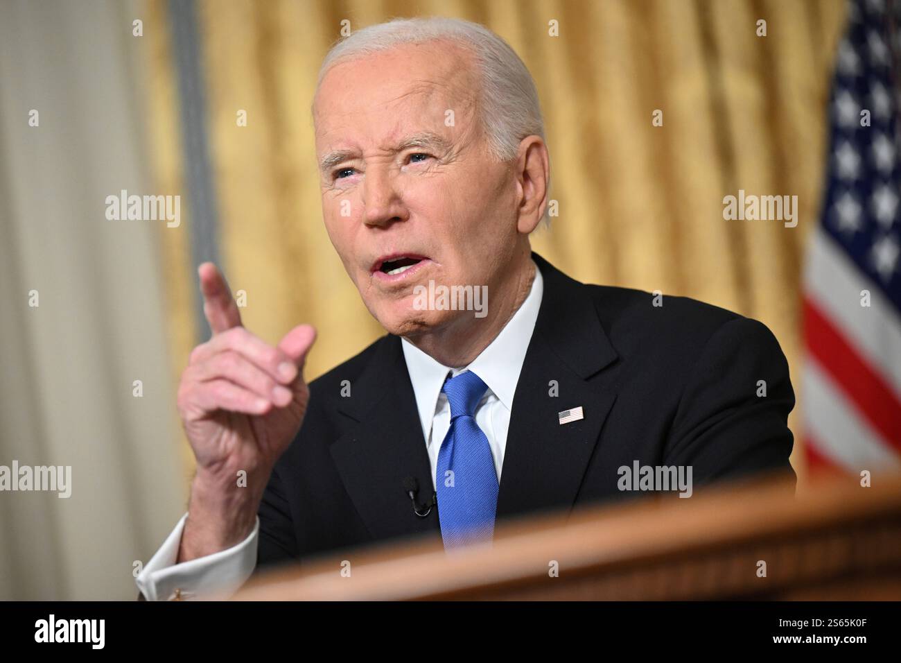 Washington, DC, 15. Januar 2025. US-Präsident Joe Biden hält am 15. Januar 2025 seine Abschiedsrede an die Nation vom Oval Office des Weißen Hauses in Washington, DC. Guthaben: Mandel Ngan/Pool über CNP/dpa/Alamy Live News Stockfoto