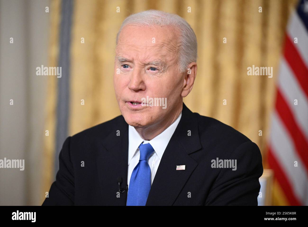Washington, Usa. Januar 2025. US-Präsident Joe Biden hält am Mittwoch, den 15. Januar 2025, seine Abschiedsrede vor der Nation vom Oval Office des Weißen Hauses in Washington, DC. Pool Foto von Mandel Ngan/UPI Credit: UPI/Alamy Live News Stockfoto