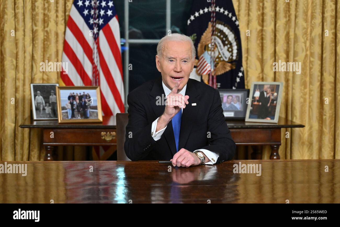 Washington, DC, 15. Januar 2025. US-Präsident Joe Biden hält am 15. Januar 2025 seine Abschiedsrede an die Nation vom Oval Office des Weißen Hauses in Washington, DC. Guthaben: Mandel Ngan/Pool über CNP/dpa/Alamy Live News Stockfoto