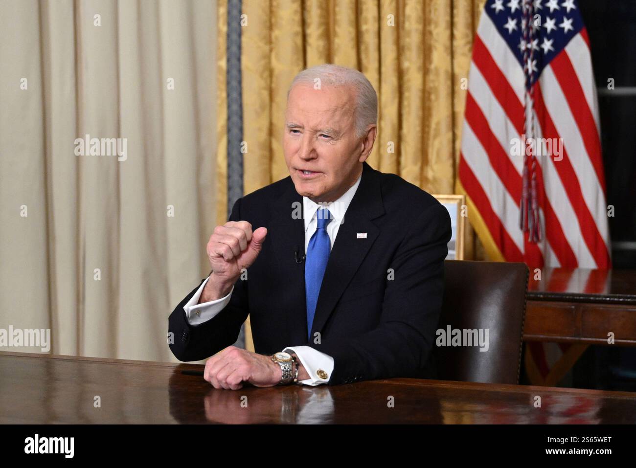 Washington, DC, 15. Januar 2025. US-Präsident Joe Biden hält am 15. Januar 2025 seine Abschiedsrede an die Nation vom Oval Office des Weißen Hauses in Washington, DC. Guthaben: Mandel Ngan/Pool über CNP/dpa/Alamy Live News Stockfoto