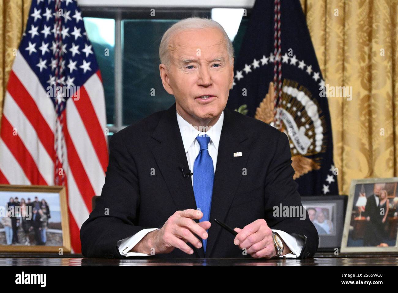 Washington, DC, 15. Januar 2025. US-Präsident Joe Biden hält am 15. Januar 2025 seine Abschiedsrede an die Nation vom Oval Office des Weißen Hauses in Washington, DC. Guthaben: Mandel Ngan/Pool über CNP/dpa/Alamy Live News Stockfoto