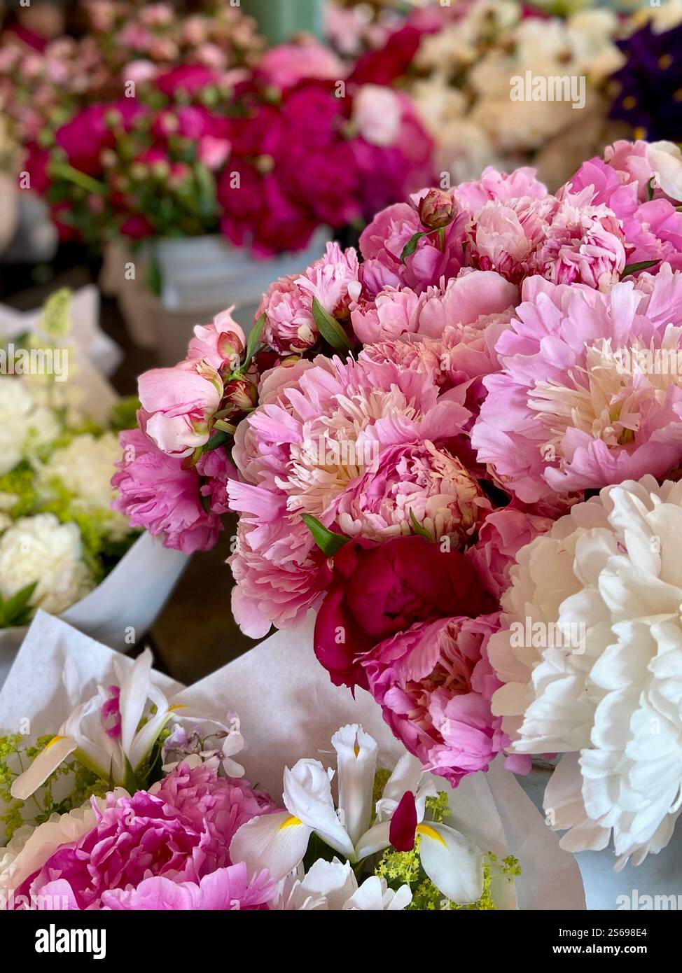 Blumen auf dem Pike Place Market - Smartphone-aufgenommenes Stockfoto
