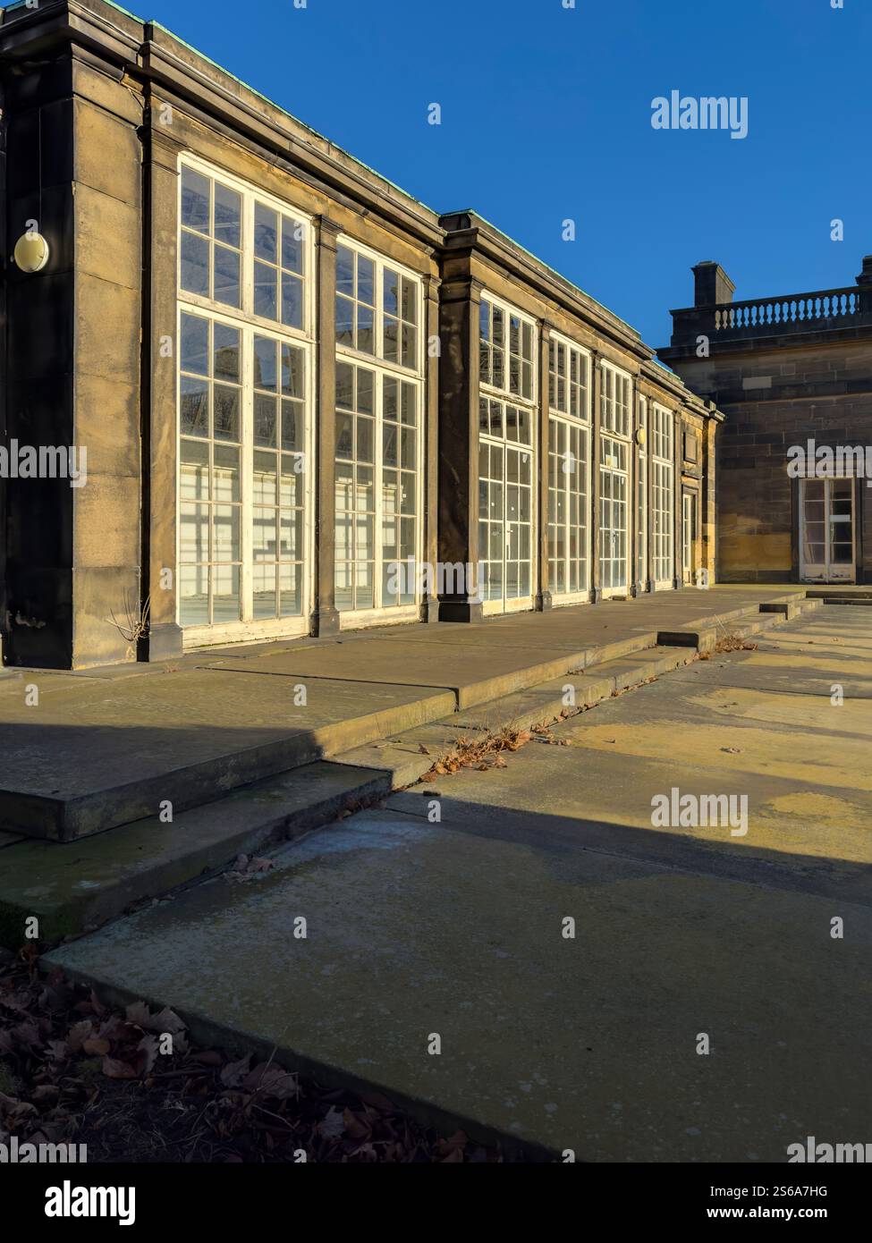 Verlassene Orangerie am ehemaligen Bretton Hall College, heute Teil des Yorkshire Sculpture Park. West Yorkshire, Großbritannien Stockfoto