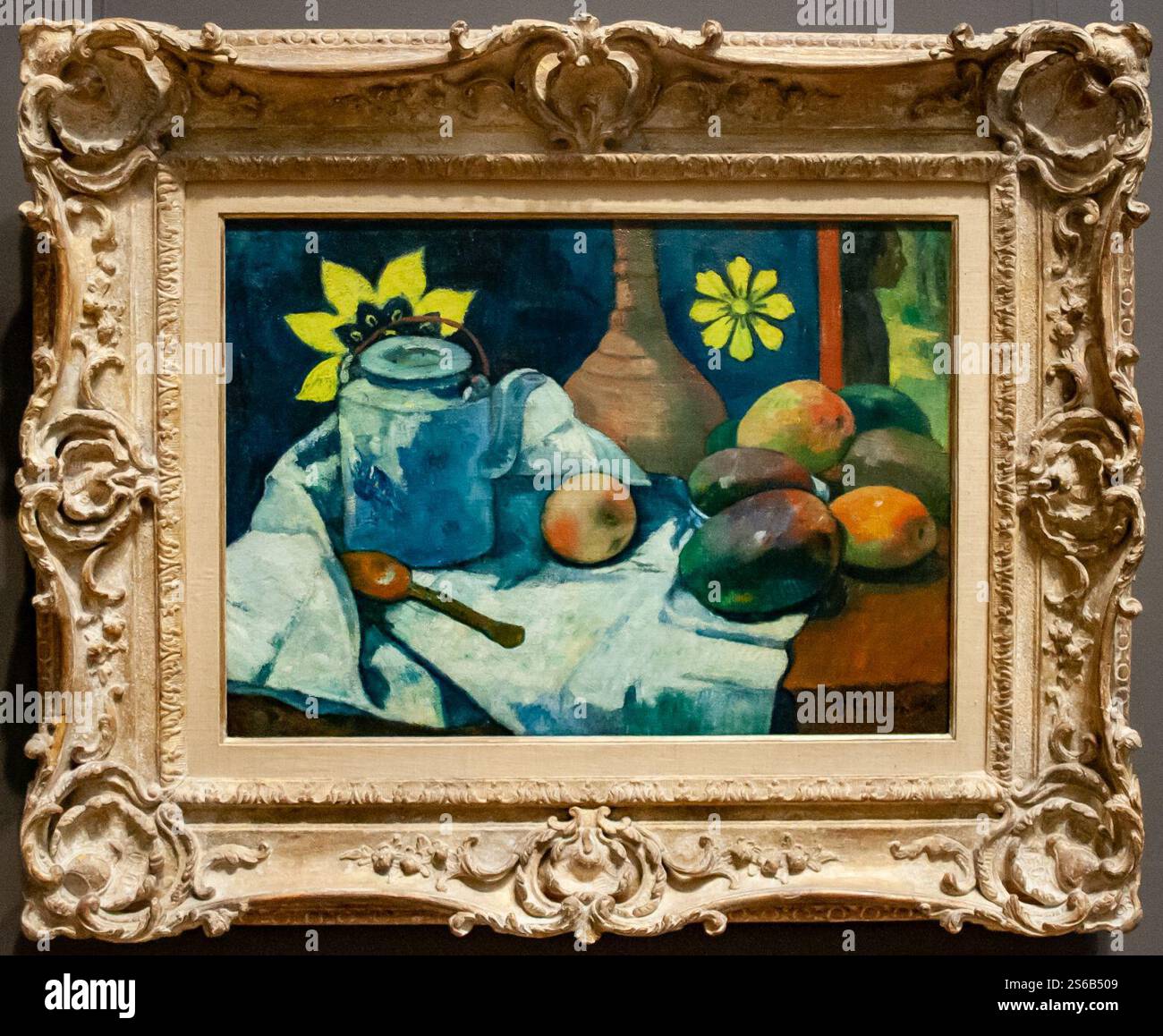 Gauguin - Stillleben mit Teekanne und Obst - mit Rahmen. Stockfoto