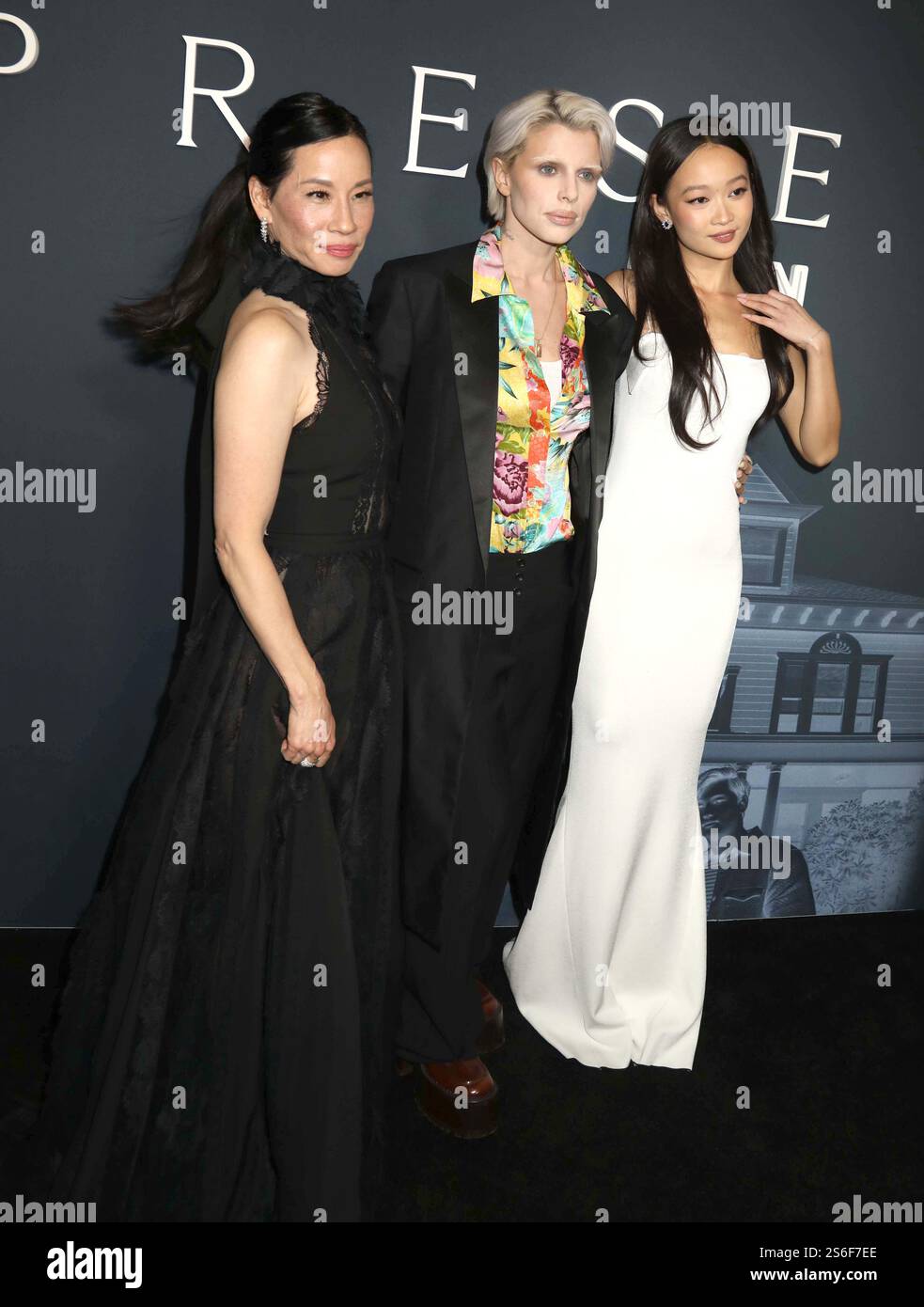 16. Januar 2025, New York, New York, USA: Die Schauspieler JULIA FOX, LUCY LIU und CALLINA LIANG wurden bei der New Yorker Premiere der Präsenz im AMC Theater gesehen. (Kreditbild: © Nancy Kaszerman/ZUMA Press Wire) NUR REDAKTIONELLE VERWENDUNG! Nicht für kommerzielle ZWECKE! Stockfoto