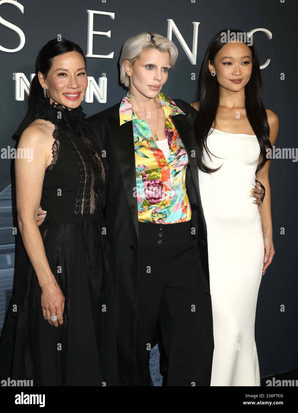 16. Januar 2025, New York, New York, USA: Die Schauspieler JULIA FOX, LUCY LIU und CALLINA LIANG wurden bei der New Yorker Premiere der Präsenz im AMC Theater gesehen. (Kreditbild: © Nancy Kaszerman/ZUMA Press Wire) NUR REDAKTIONELLE VERWENDUNG! Nicht für kommerzielle ZWECKE! Stockfoto