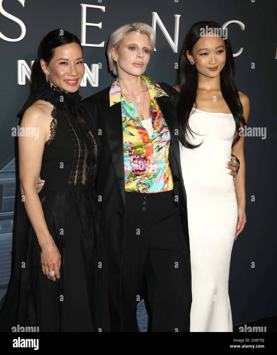 16. Januar 2025, New York, New York, USA: Die Schauspieler JULIA FOX, LUCY LIU und CALLINA LIANG wurden bei der New Yorker Premiere der Präsenz im AMC Theater gesehen. (Kreditbild: © Nancy Kaszerman/ZUMA Press Wire) NUR REDAKTIONELLE VERWENDUNG! Nicht für kommerzielle ZWECKE! Stockfoto