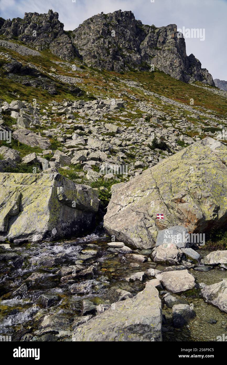 Frühling, Fluss, Po, Po-Tal, Pian del Re, Pianura Padana, Monviso, Piemont, Italien, Europa Stockfoto