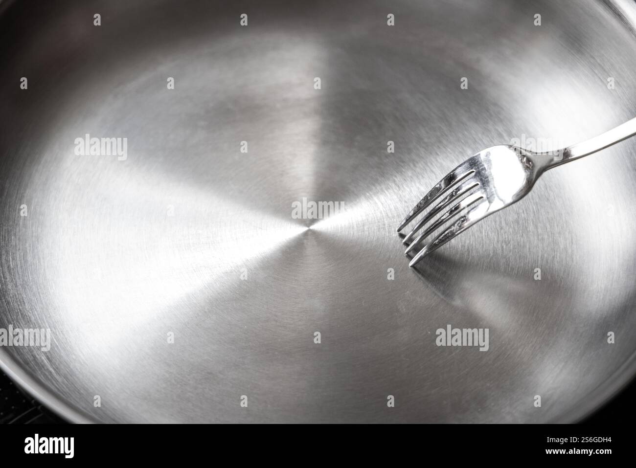Gabel in einer sauberen Edelstahlwanne Stockfoto