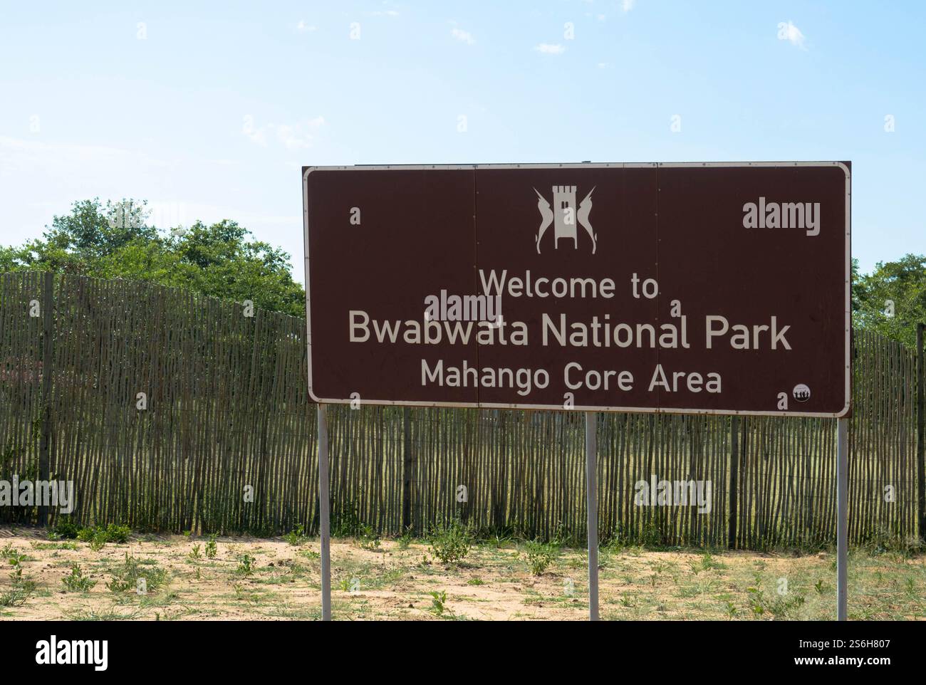 Eintrittsschild zum Mahango Game Park, Mahango Game Reserve. Naturschutzgebiet in Namibia im Bwabwata-Nationalpark Stockfoto