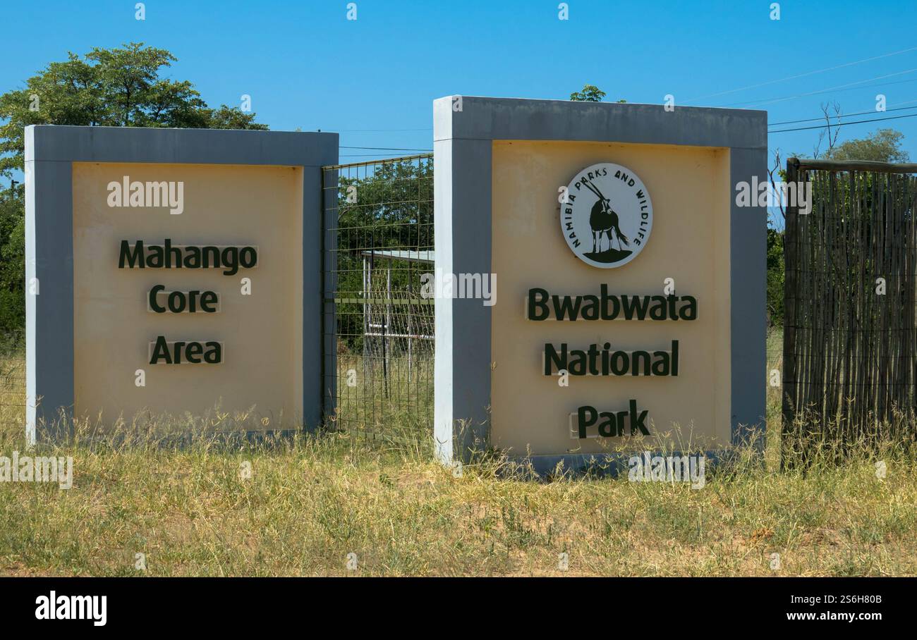 Eintrittsschild zum Mahango Game Park, Mahango Game Reserve. Naturschutzgebiet in Namibia im Bwabwata-Nationalpark Stockfoto