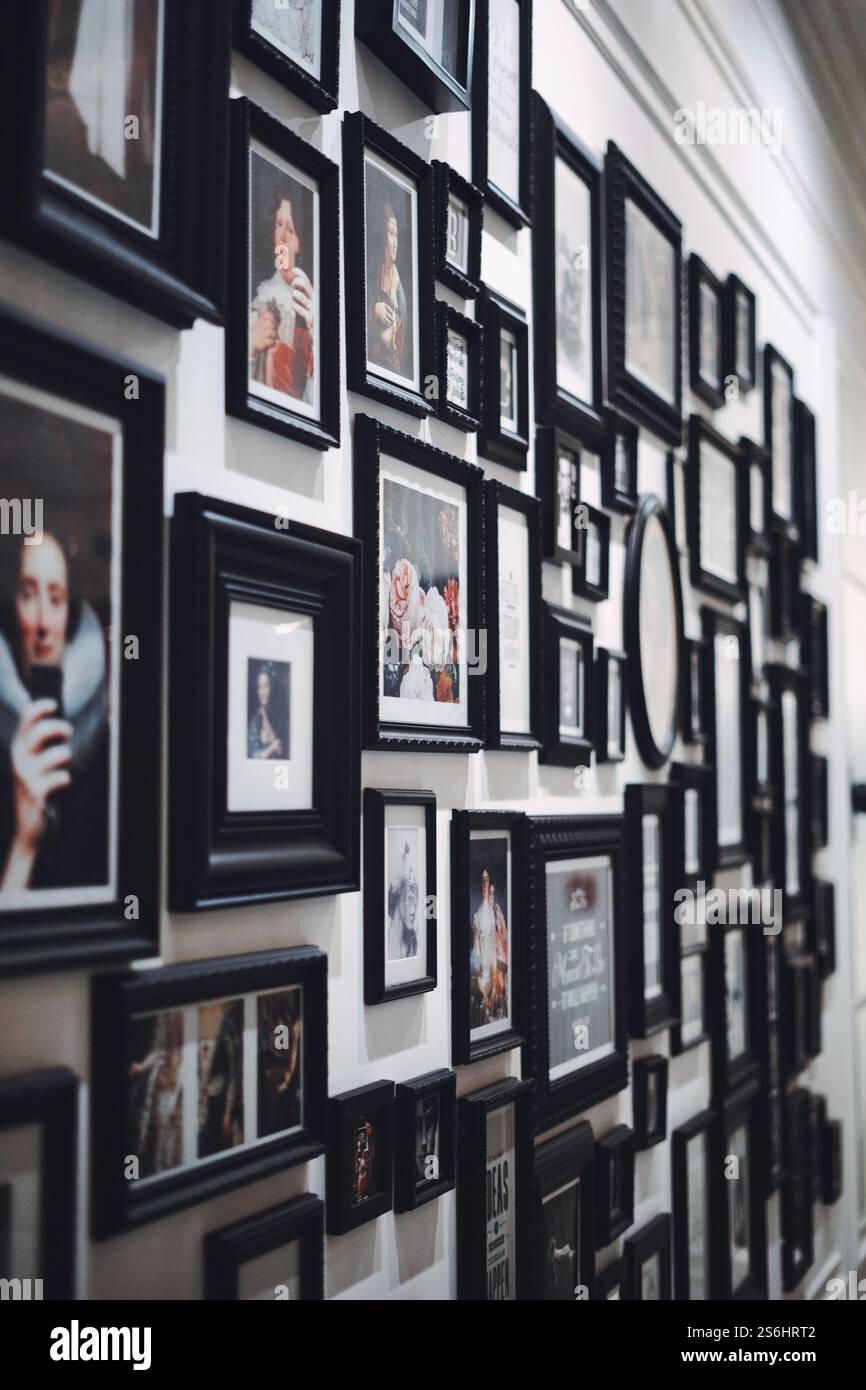 Bilderrahmen an der Wand. Hochwertige Fotos Stockfoto
