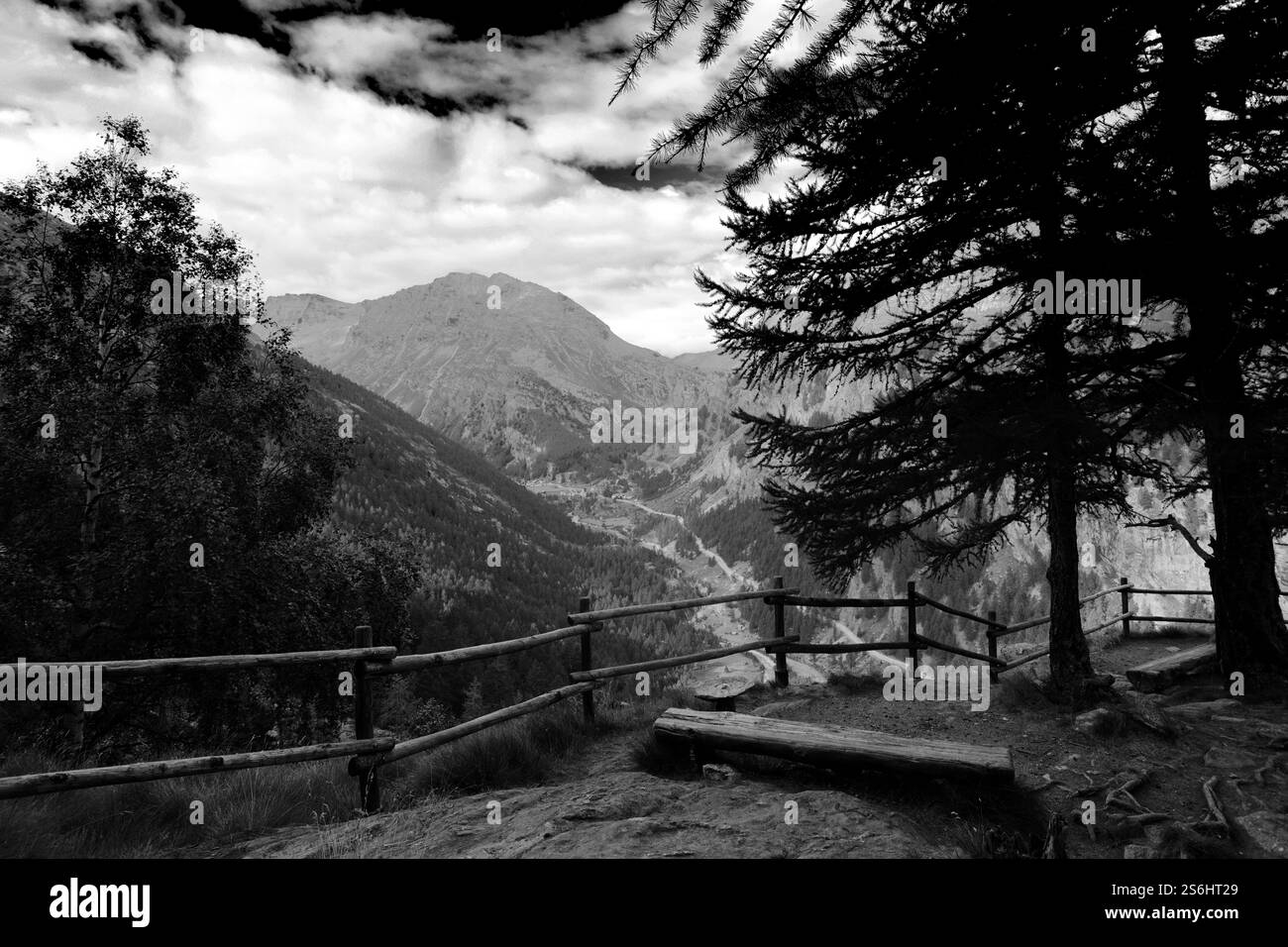 Blick auf die östlichen Graischen Alpen über dem Aostatal, Gran Paradiso Nationalpark, Italien Stockfoto