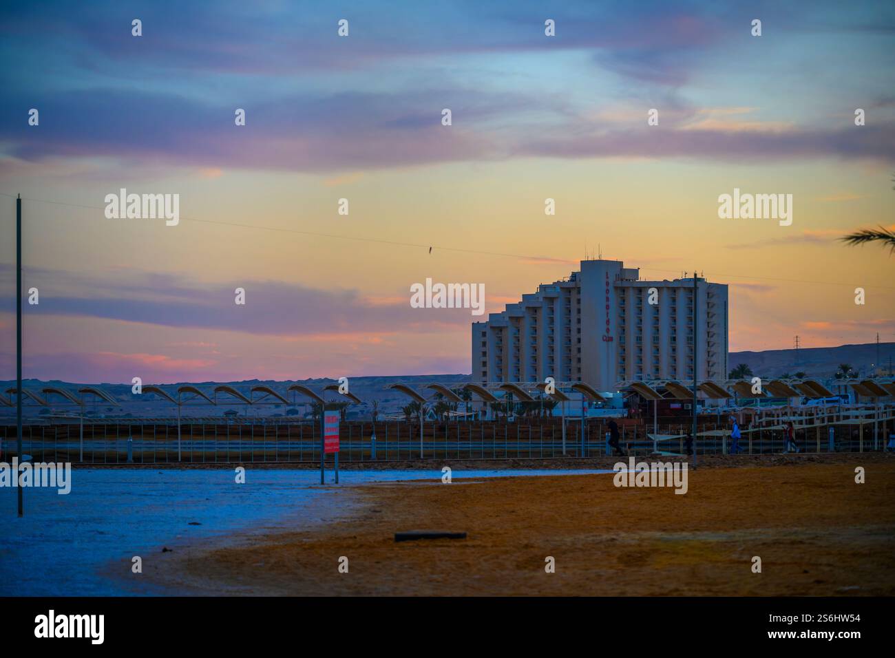 Beeindruckend schöner Sonnenuntergang über dem Toten Meer Israel Stockfoto