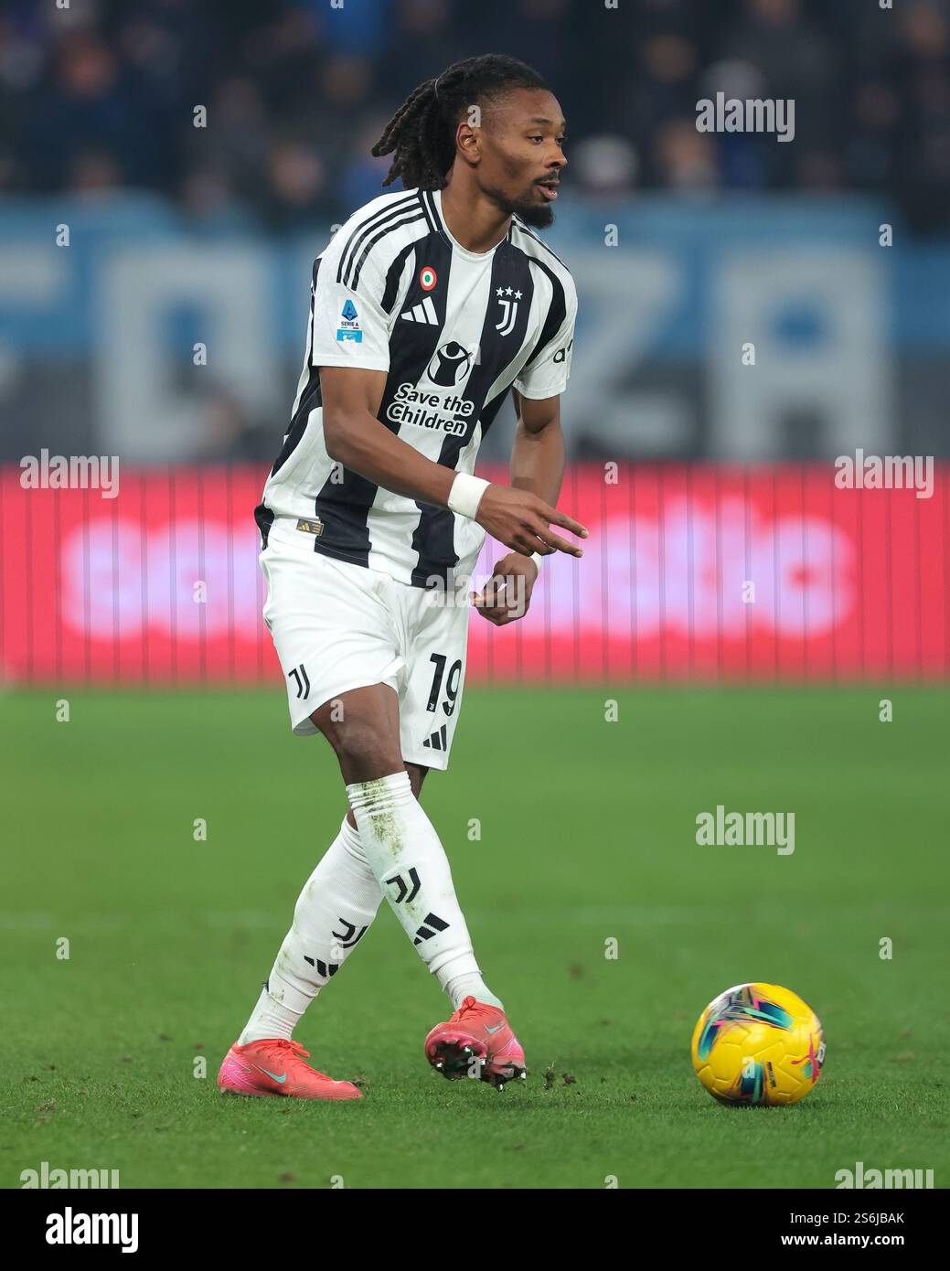 Bergamo, Italien. Januar 2025. Khephren Thuram von Juventus während des Spiels der Serie A im Gewiss-Stadion in Bergamo. Der Bildnachweis sollte lauten: Jonathan Moscrop/Sportimage Credit: Sportimage Ltd/Alamy Live News Stockfoto