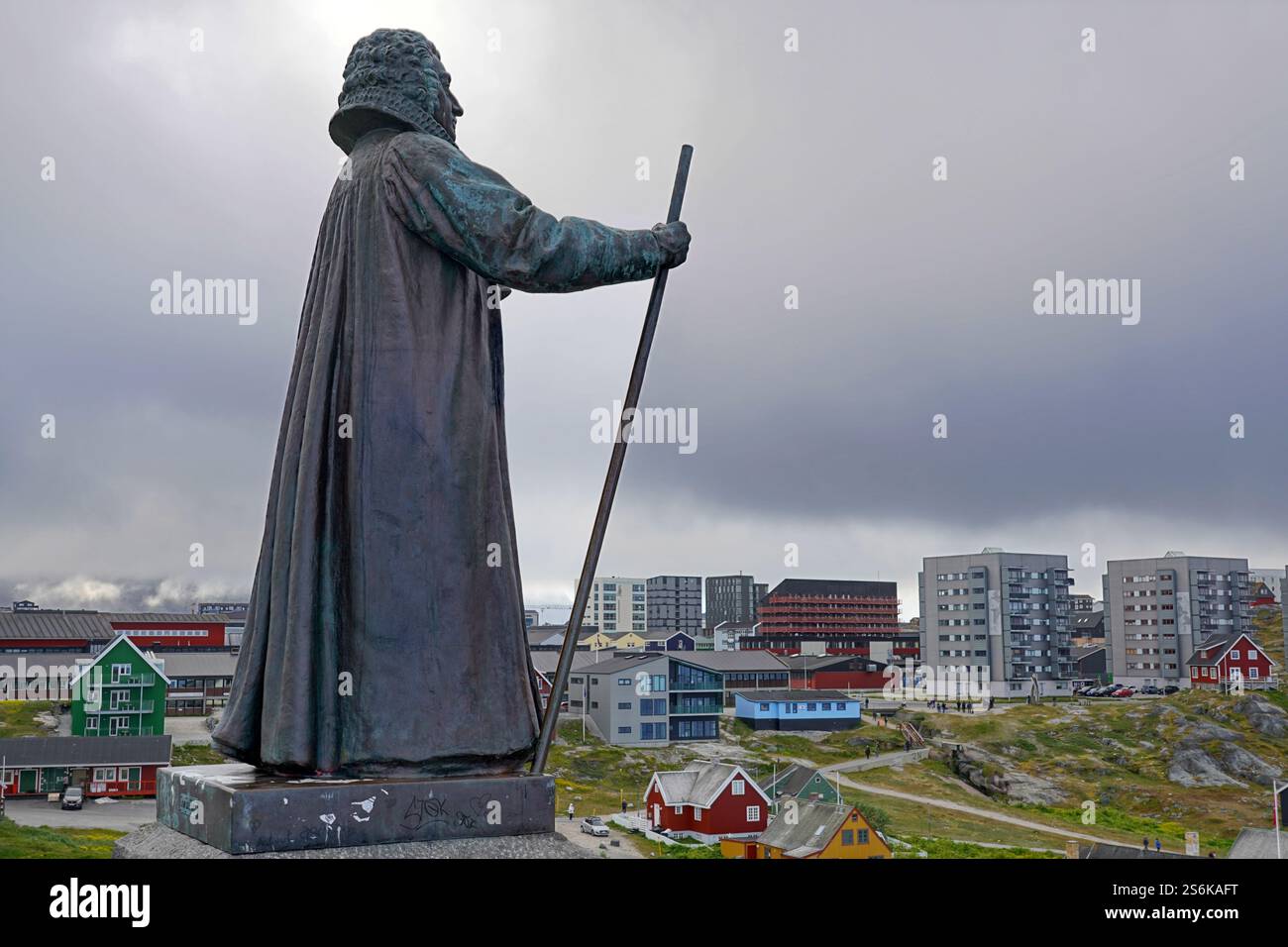Hans-Egede-Statue mit Blick auf Nuuk Grönland Stockfoto