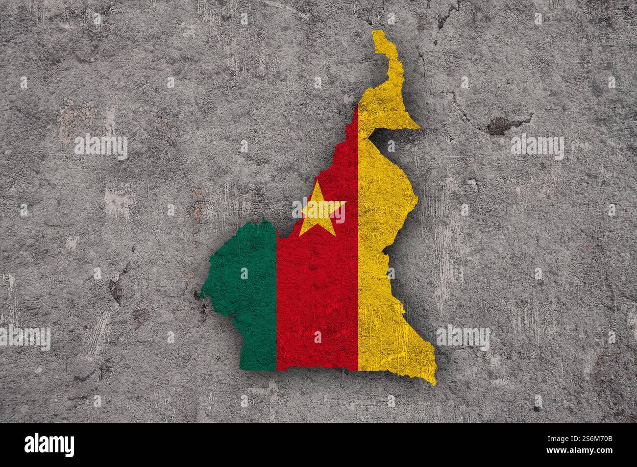 Karte und Flagge Kameruns auf verwittertem Beton Stockfoto