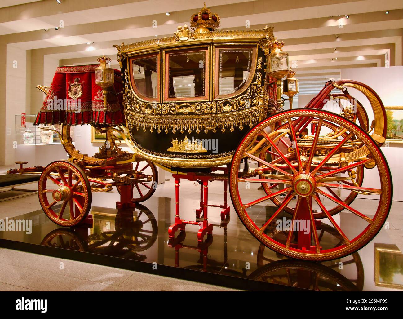 1829-1823 Kutsche der Königlichen Krone von dem Kutscher Julian Gonzalez mit vergoldeten Bronzematerialien zeigt das Königliche Palastmuseum Madrid Spanien Europa Stockfoto