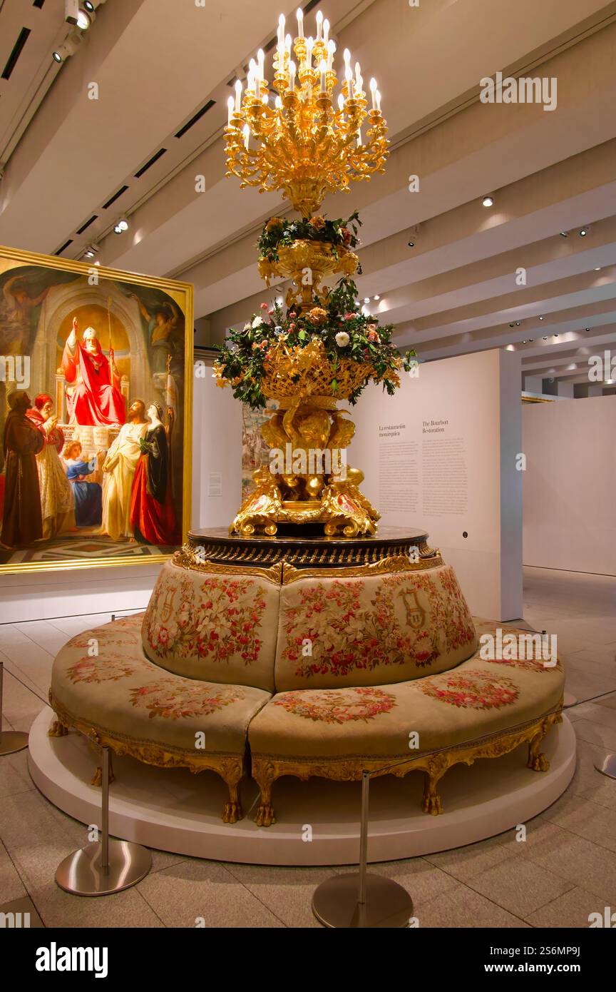 1850-52 kreisförmige Diwanmöbel entworfen von Pierre-Francois Ladvocat hergestellt von Thomire et Cie Royal Palace Museum Madrid Spanien Europa Stockfoto