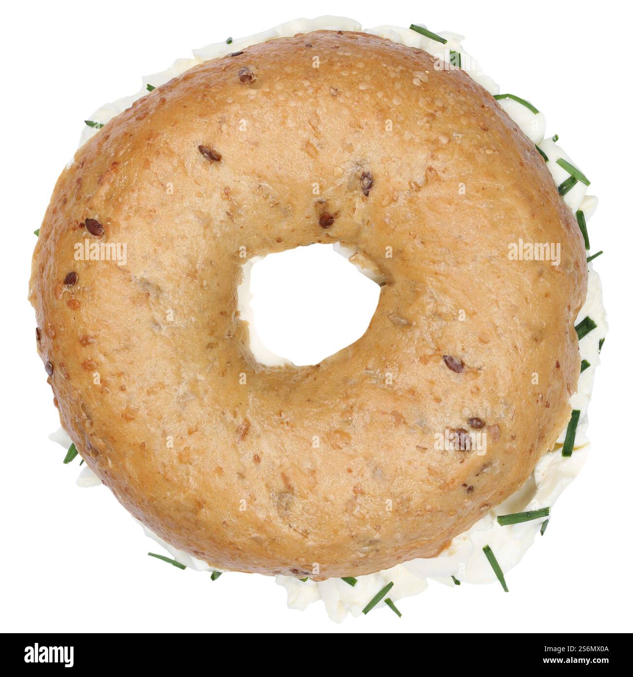 Bagel mit Frischkäse Käse-Sandwich zum Frühstück mit Schnittlauch von oben vor weißem Hintergrund Stockfoto
