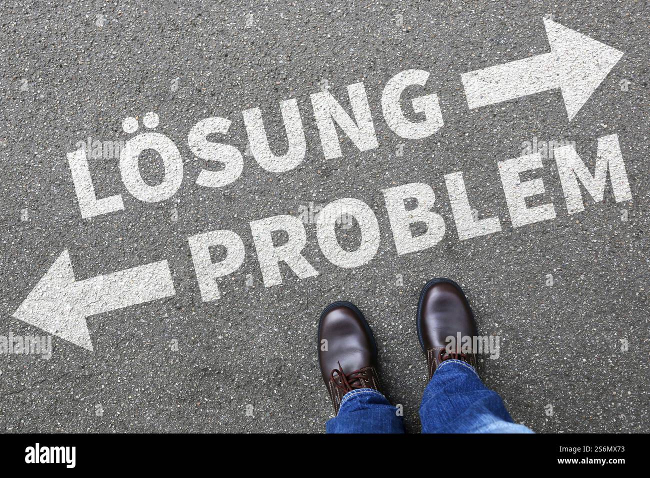 Problemlösung finden im Unternehmen Strategie Geschäftsmann Business man Konzept Stockfoto