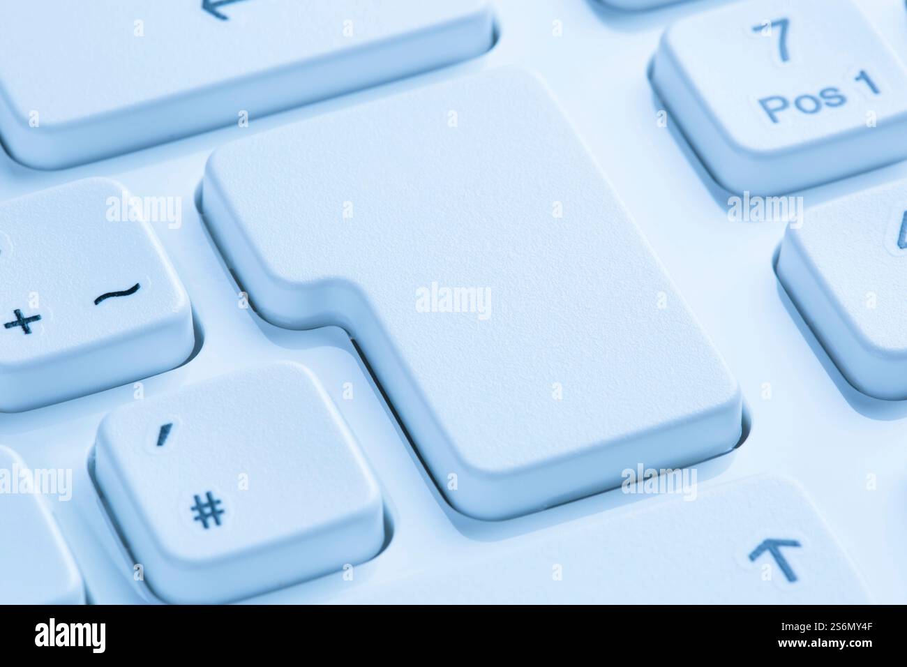 Leerer Schlüssel Text Freier Speicherplatz Copyspace Nachricht Kommunikation Internet-Symbol blaue Computertastatur Stockfoto