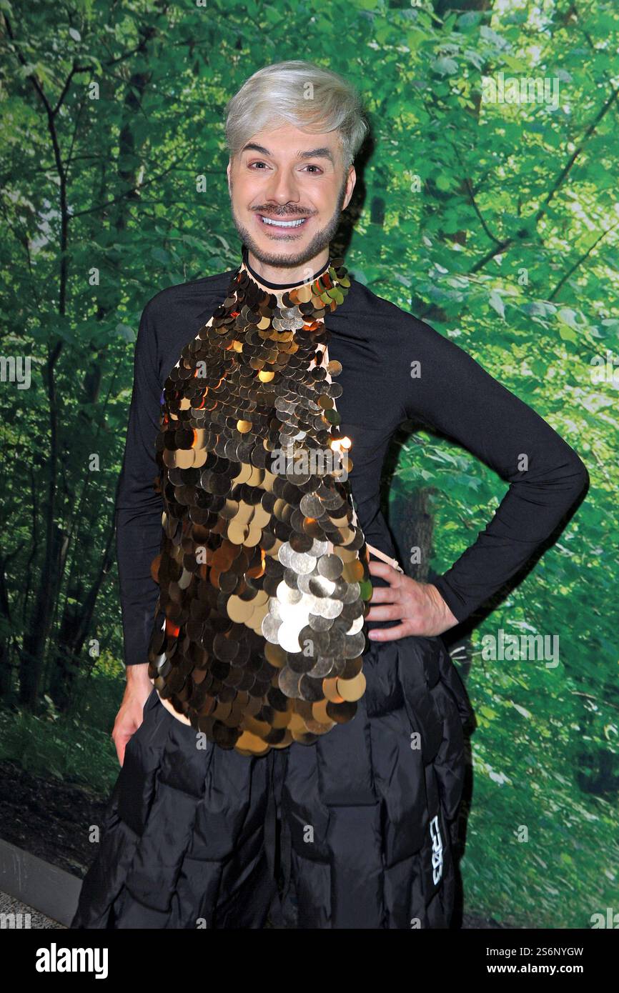 Ist Das Jungle Camp Wirklich In Australien RTL - Dschungelcamp 2025. Sam Dylan anläßlich der Abreise der