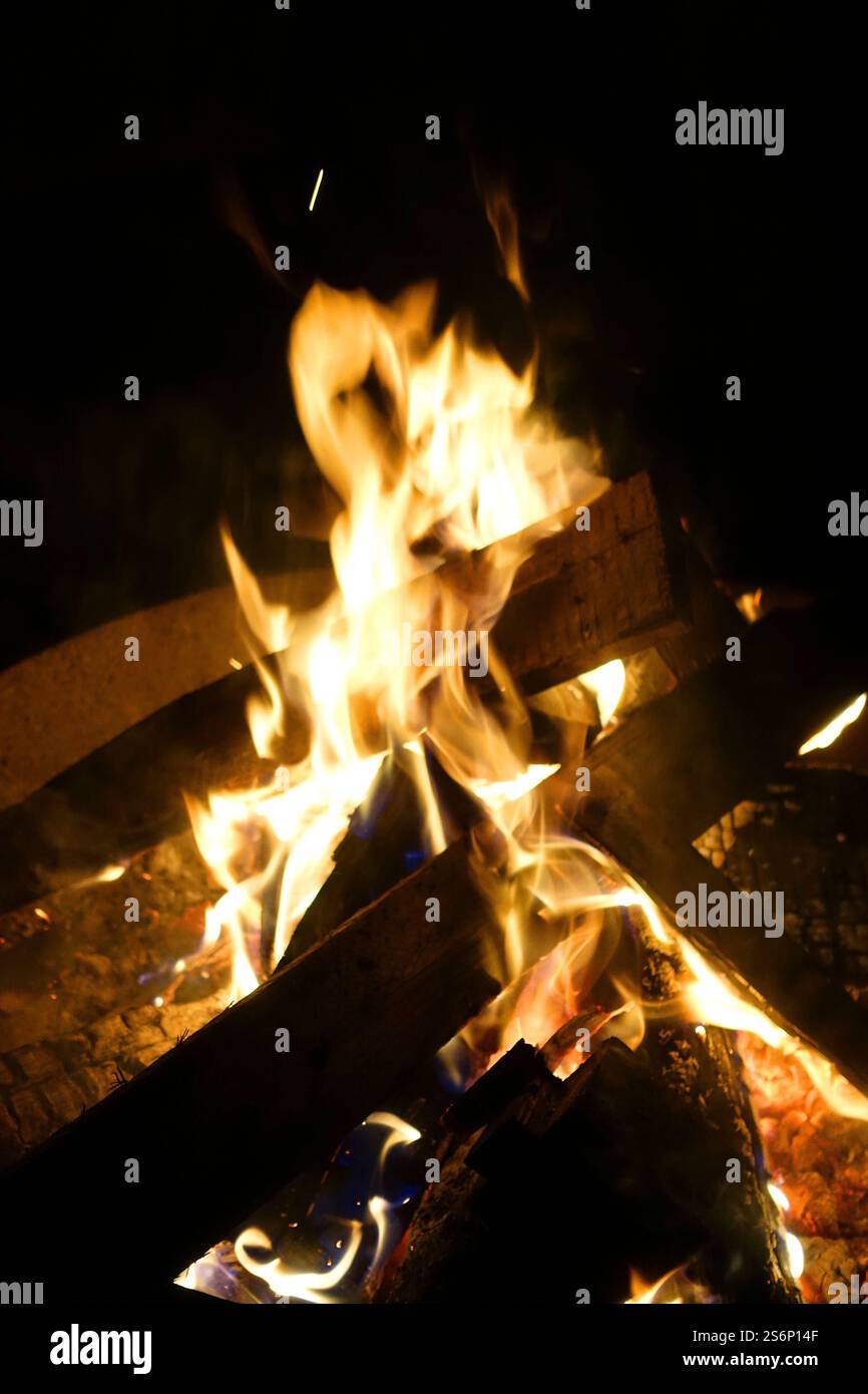 Heizen mit Holz Stockfoto