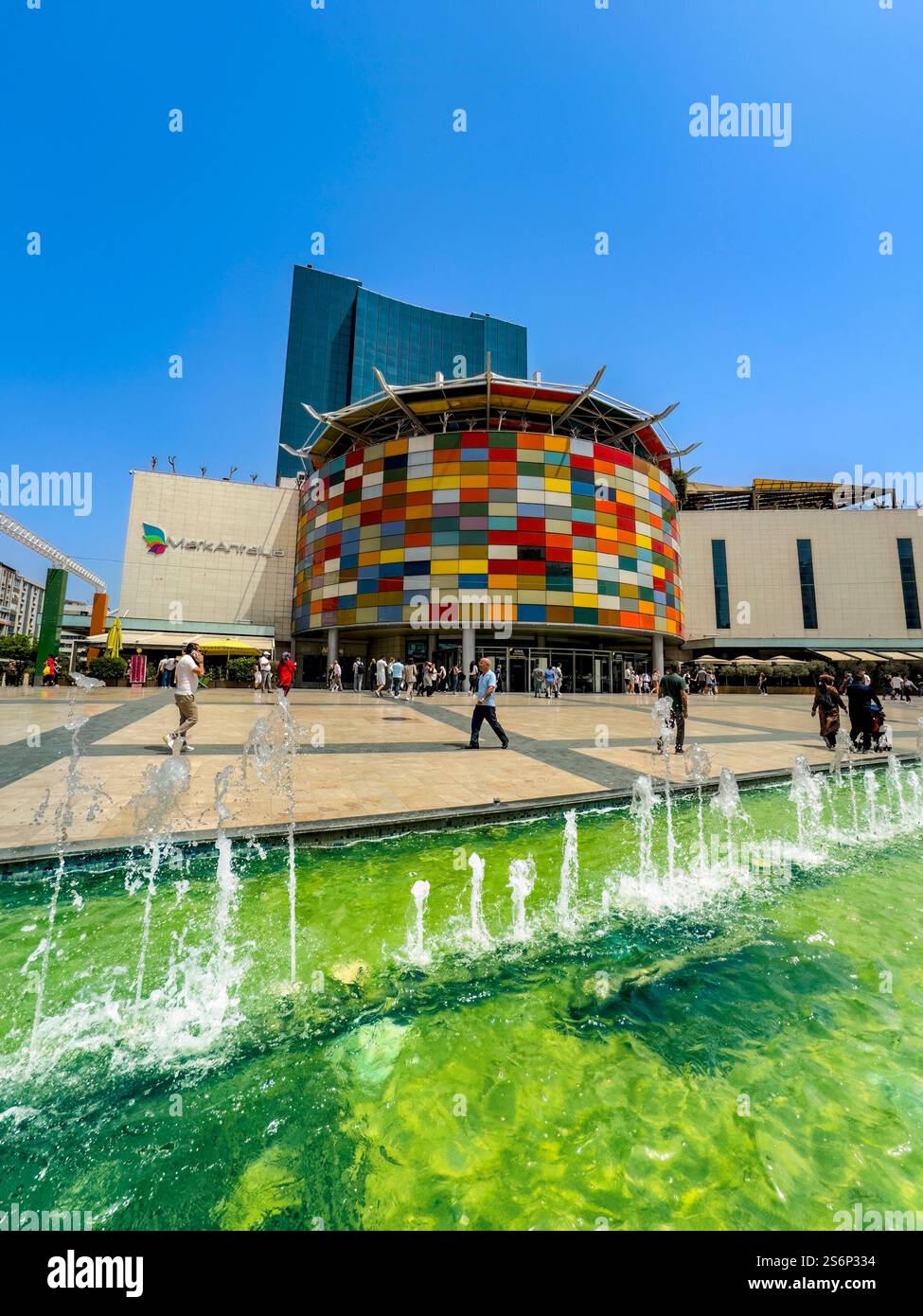 Das MarkAntalya Einkaufszentrum in Muratpasa besticht durch moderne Architektur und nationale und internationale Markenprodukte, Antalya, Türkei Stockfoto