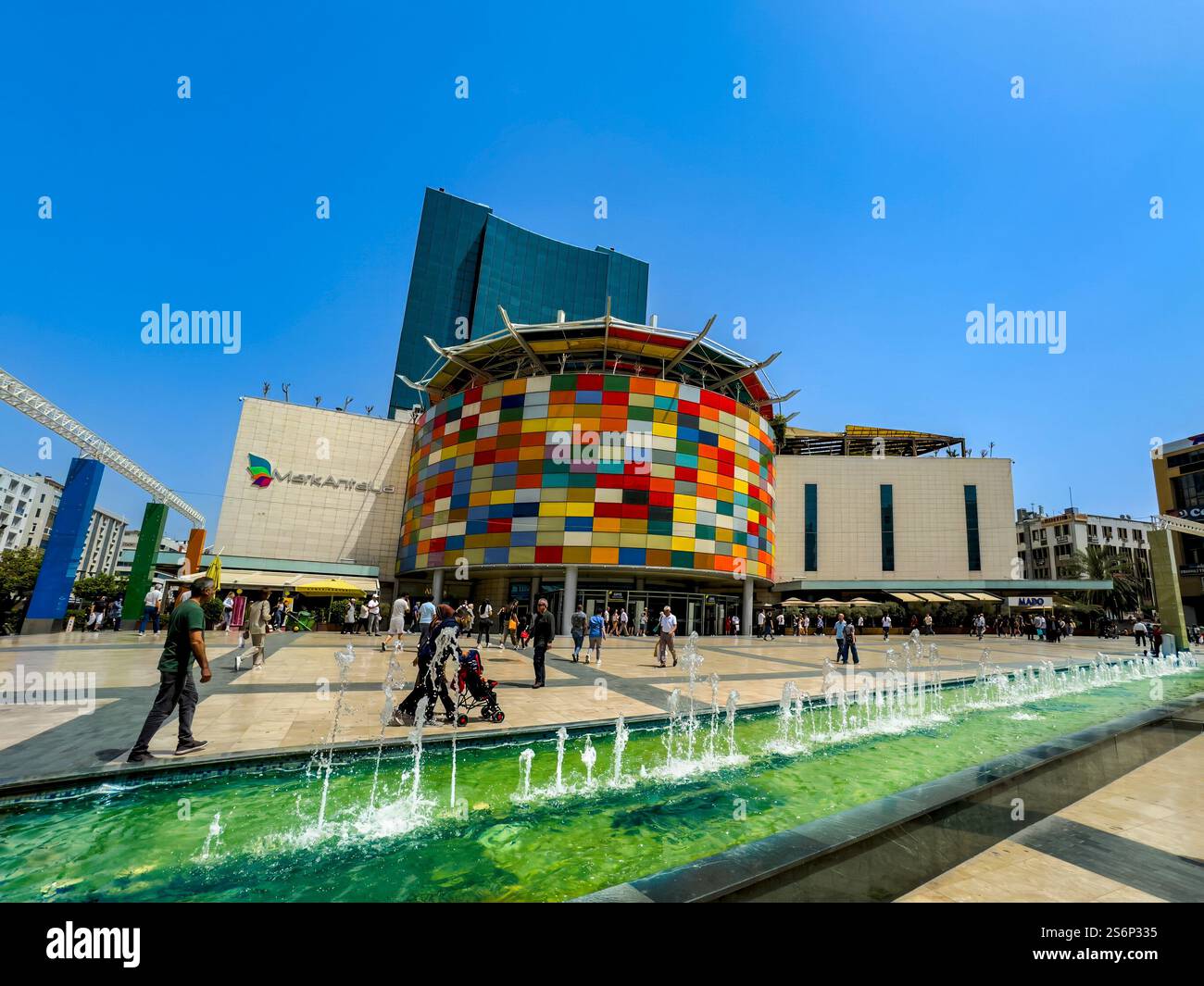 Das MarkAntalya Einkaufszentrum in Muratpasa besticht durch moderne Architektur und nationale und internationale Markenprodukte, Antalya, Türkei Stockfoto