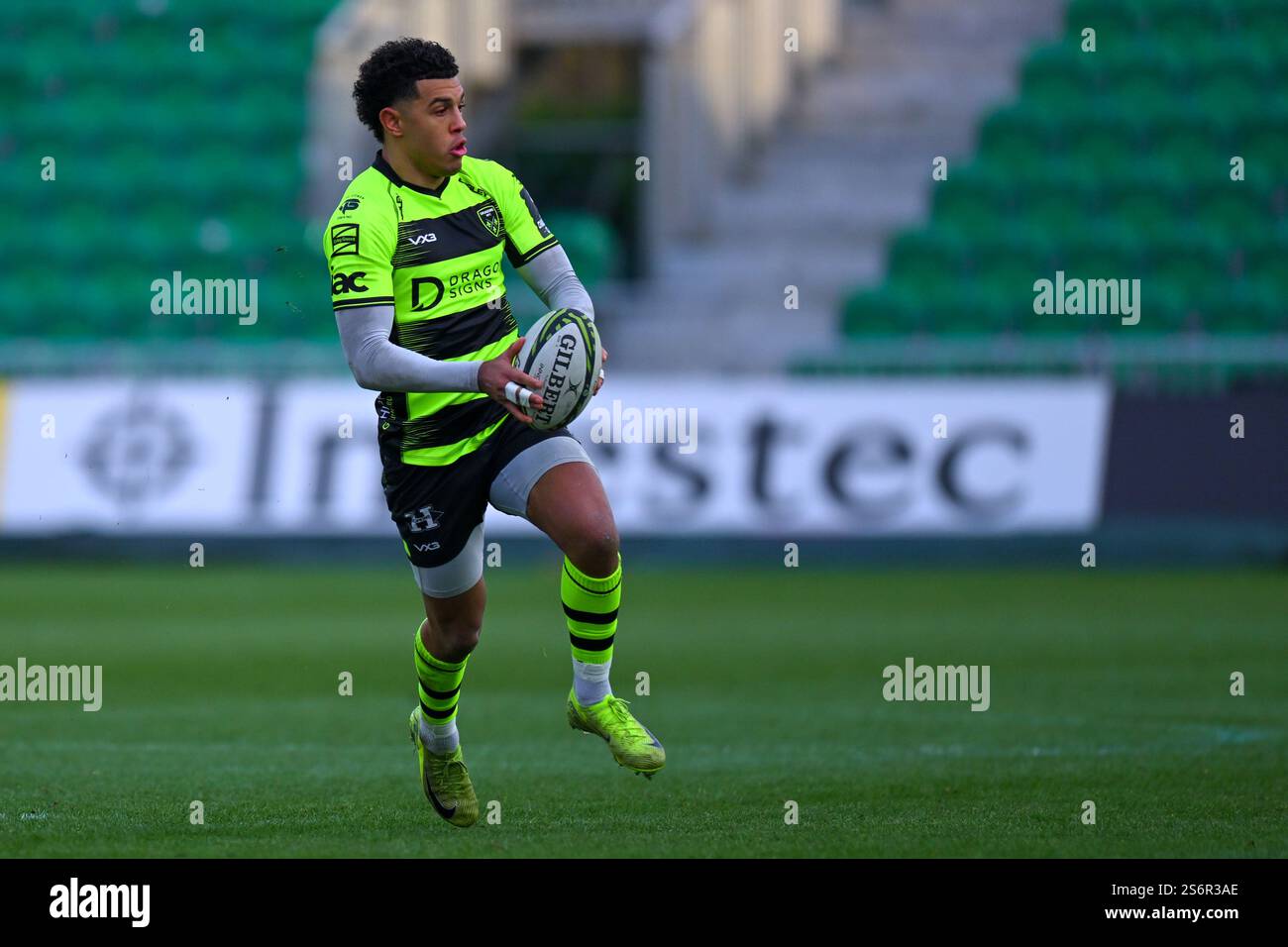 EPCR Challenge Cup Rodney Parade, Wales 01/2025 Dragons RFC gegen Pau Stockfoto