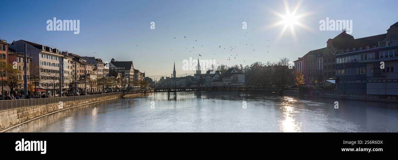 Schweiz, Panorama Zürich, Limmatquai Stockfoto