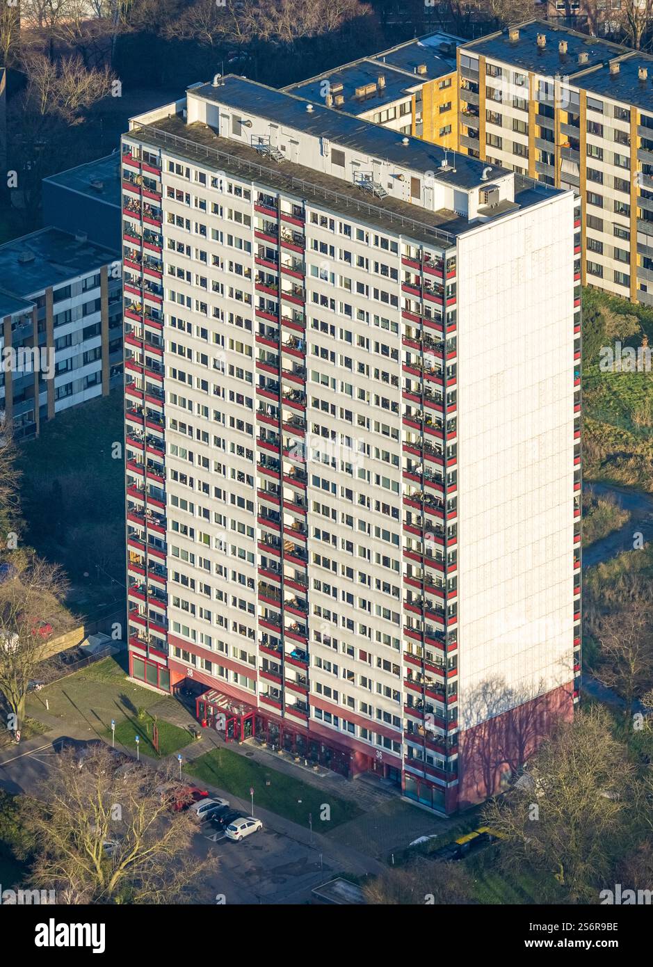 Luftbild, die Weißen Riesen Hochhäuser Wohnpark Hochheide, Hochhaus-Wohnsiedlung, Fesnter und Balkone, Formen und Farben, Hochheide, Duisburg, Ruhrgeb Stockfoto